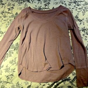 Pink waffle fabric long sleeve v neck women’s shirt. Hollister